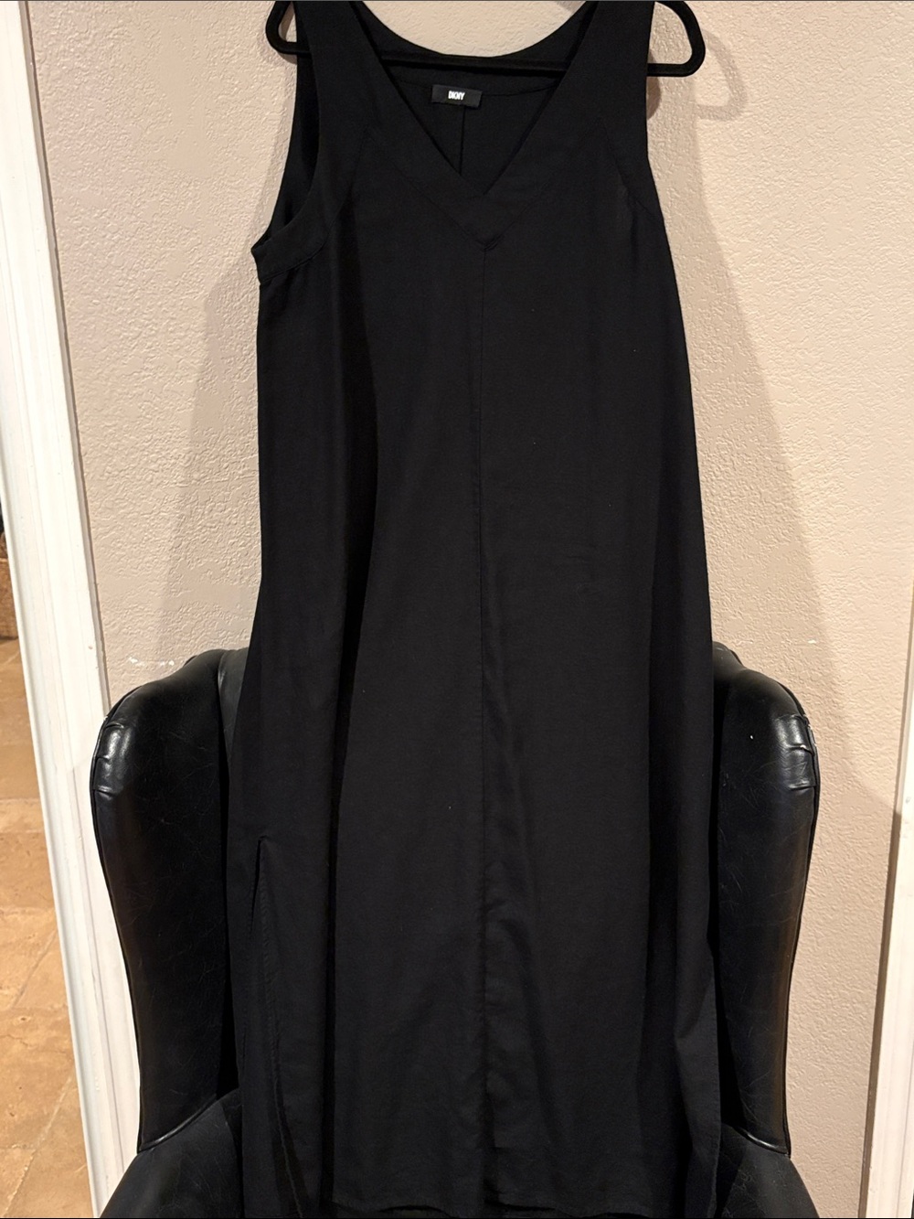 DKNY Black V-Neck Sleeveless Maxi Dress